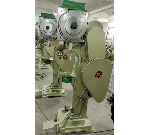 506LA大型自動(dòng)化旋鉚機